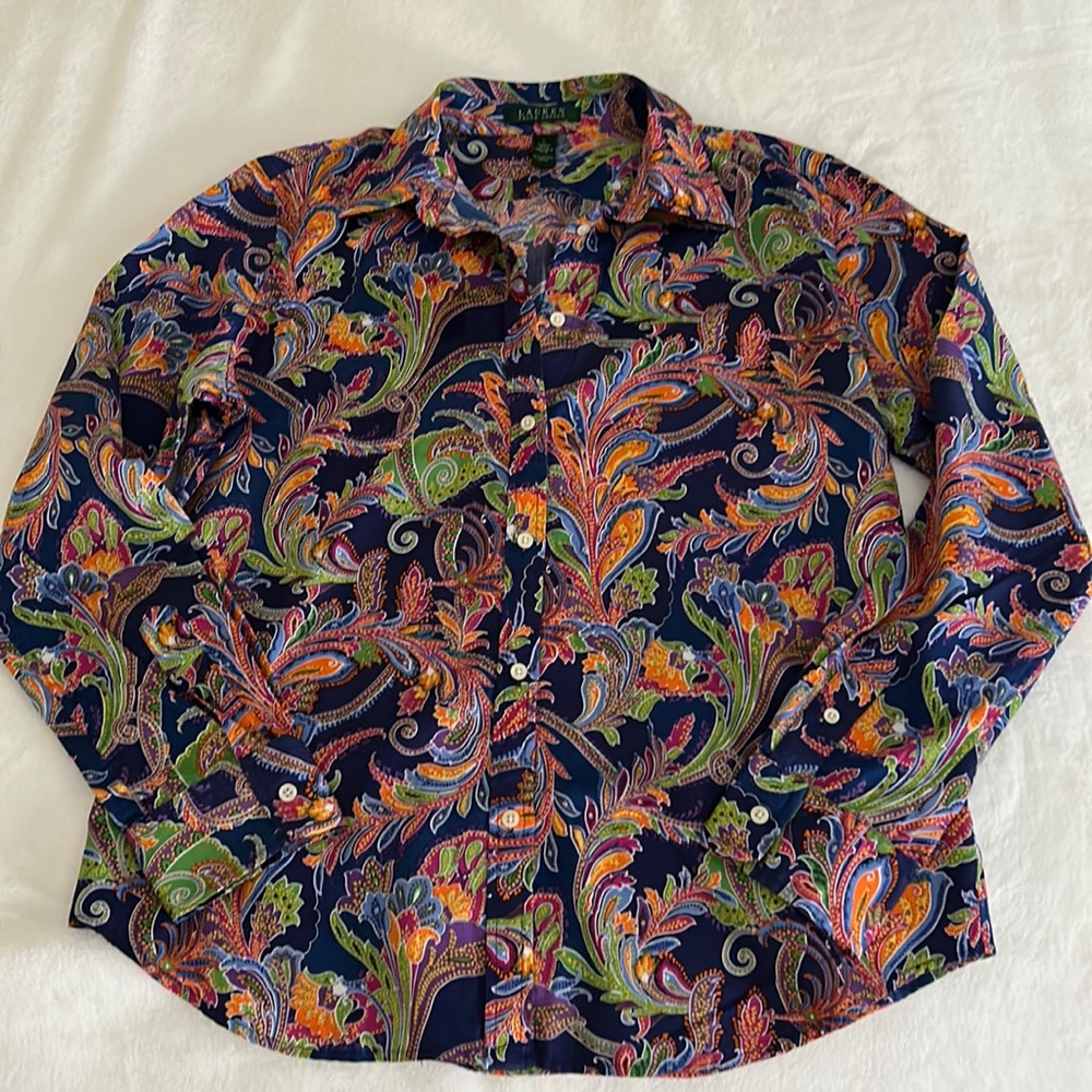 Beautiful Ralph Lauren button shirt size large